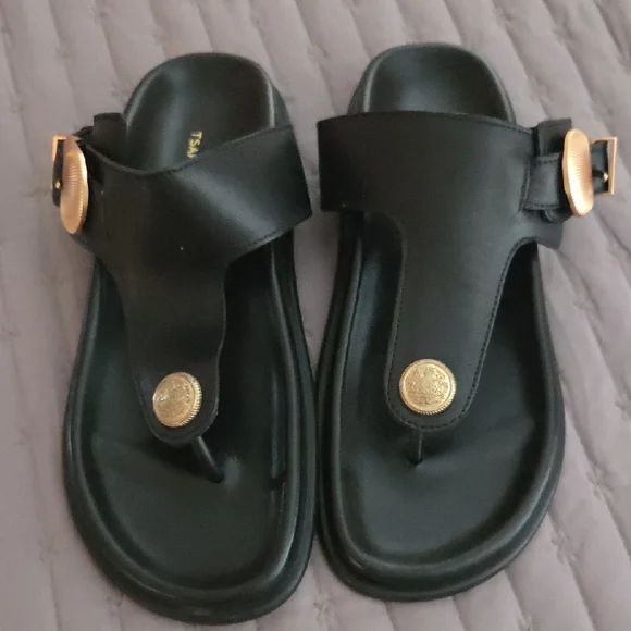 Chic Black Leather Sandals with Gold Buckle (New) - Picture 3 of 7